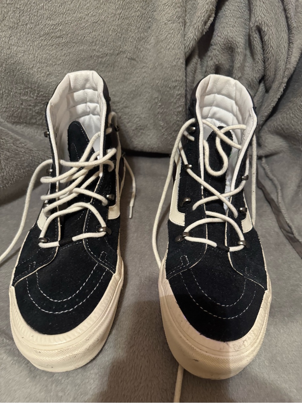 Vans - Picture 2 of 6